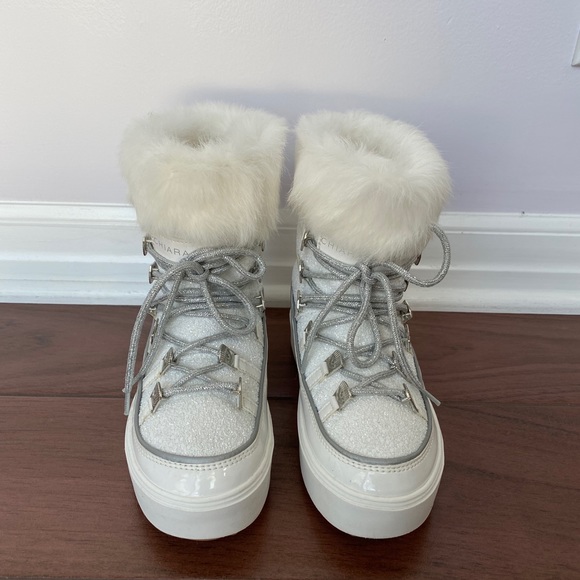 Chiara Ferragni Shoes | Chiara Ferragni Glitter Leather Rabbit Snow Boots | Color: Silver/White | Size: 6 | Fashion_Shop123's Closet